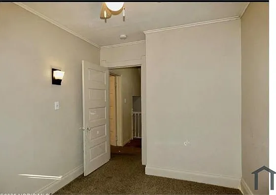 937 Berry St — Photo 2