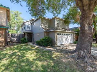 3707 Clover Hill Ln, Carrollton, TX 75007