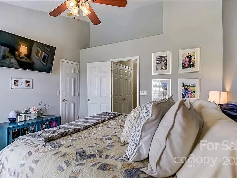 9712 Bailey Rd — Photo 13