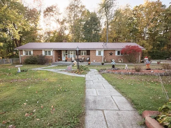 827 Bakers Addition, Hopedale, OH 43976