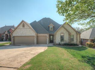 3048 Garden Vis, Edmond, OK 73034