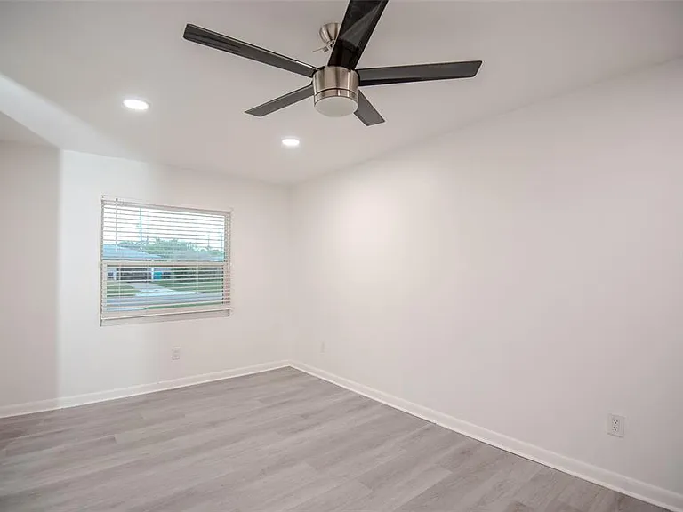 6440 Greylynne St — Photo 20