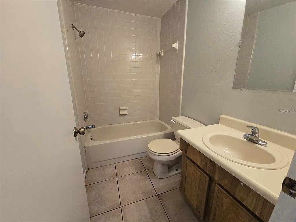 2 bed, 2.0 bath, 912 sqft, $1,449 — Photo 4