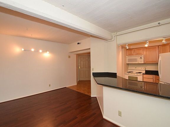 4th image of 270 E Highland Ave APT 1136