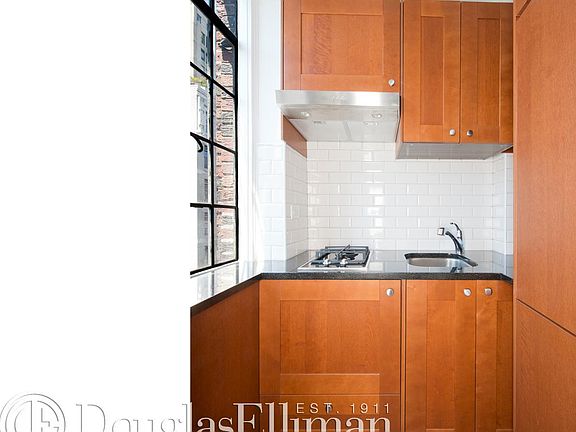 3rd image of 81 Irving Pl APT 12E