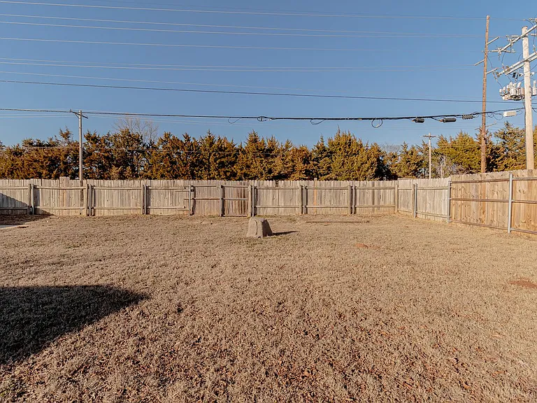 821 Peregrine Dr — Photo 57