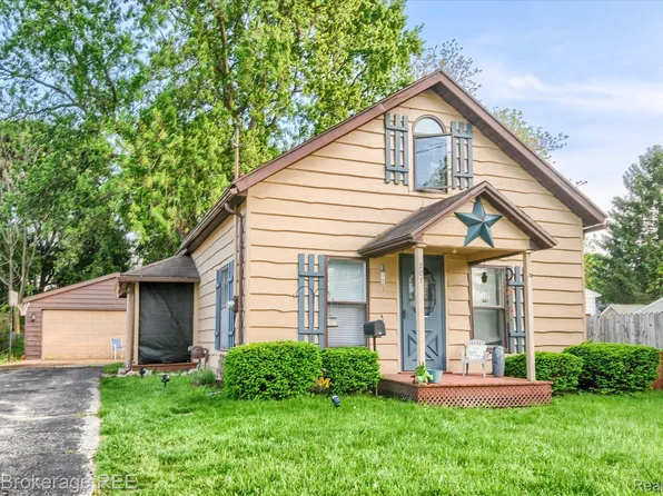 207 Darrow St, Clio, MI 48420