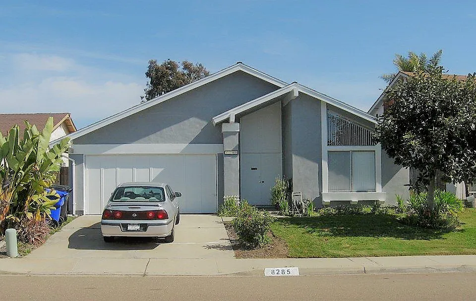 8285 Santa Arminta Ave