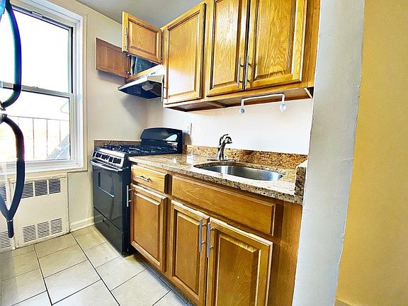 5th image of 2701 Ocean Ave APT 6C