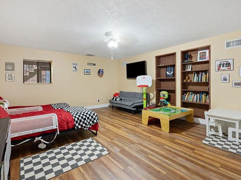 2752 Douglas Fir Dr — Photo 17