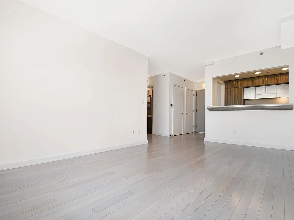 250 Bedford Ave #157407