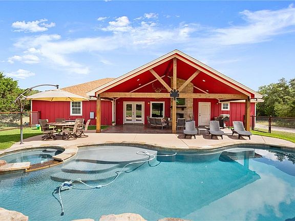 2nd image of 101 Longhorn Oaks