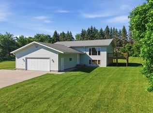 28249 Meadow Dr, Detroit Lakes, MN 56501