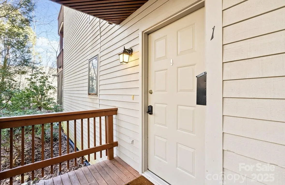 2 bed, 2.0 bath, 1066 sqft, $1,450 — Photo 1