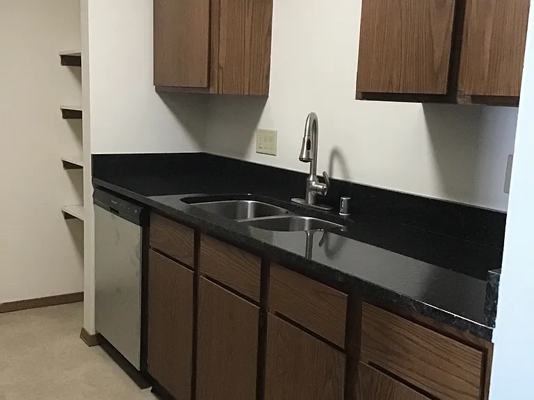 High Point Commons Apartments — Photo 39