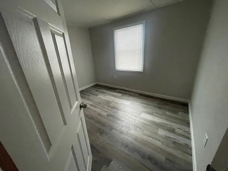 525 New Berlin Rd — Photo 27