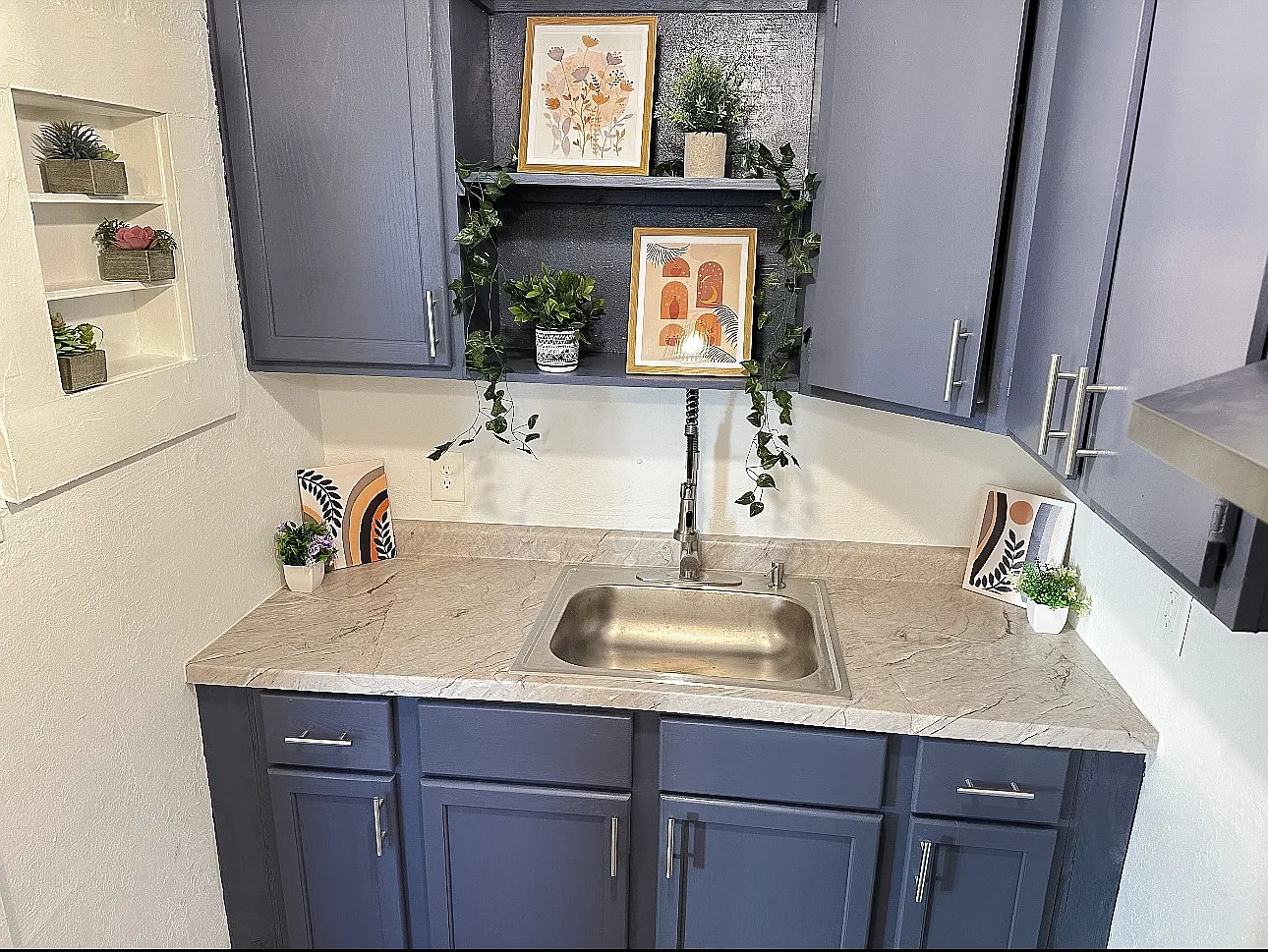2 bed, 920 sqft, $875 — Photo 2