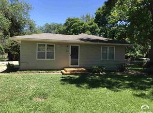 1820 Learnard Ave, Lawrence, KS 66044