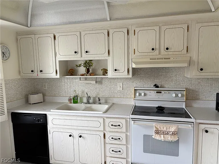 1830 Brantley Rd #J1 — Photo 4
