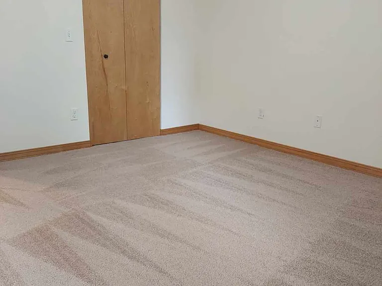 Bedroom walk-in closet closed