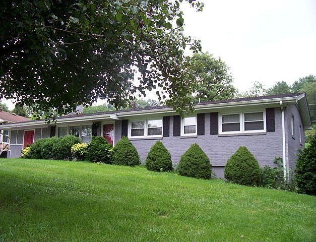 1st image of 136 Mountain View Dr