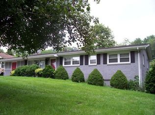 136 Mountain View Dr, Abingdon, VA 24211