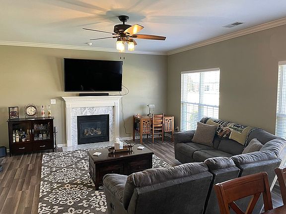 3rd image of 420 Turnberry Ln
