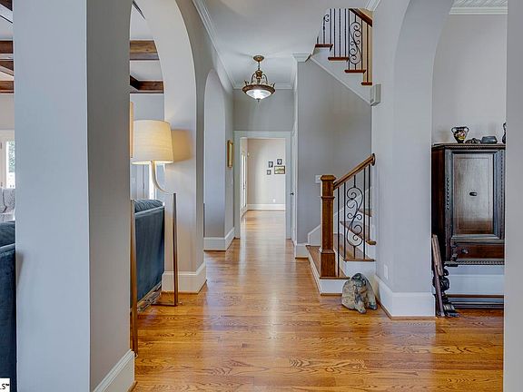 4th image of 701 Villaggio Dr