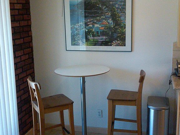 BREAKFAST NOOK KITCHEN