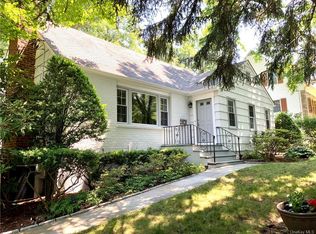 2 Reynal Cres, Scarsdale, NY 10583