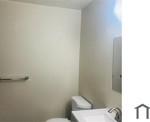 5th image of 2719 E Hammond Ave APT 201