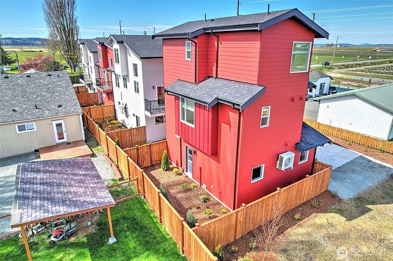 4th image of 27523 102nd Avenue NW #D
