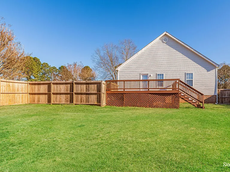 2841 Glastonbury Rd — Photo 15