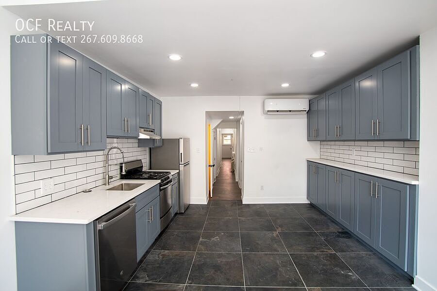 1st image of 1413 Lombard St Unit 1F