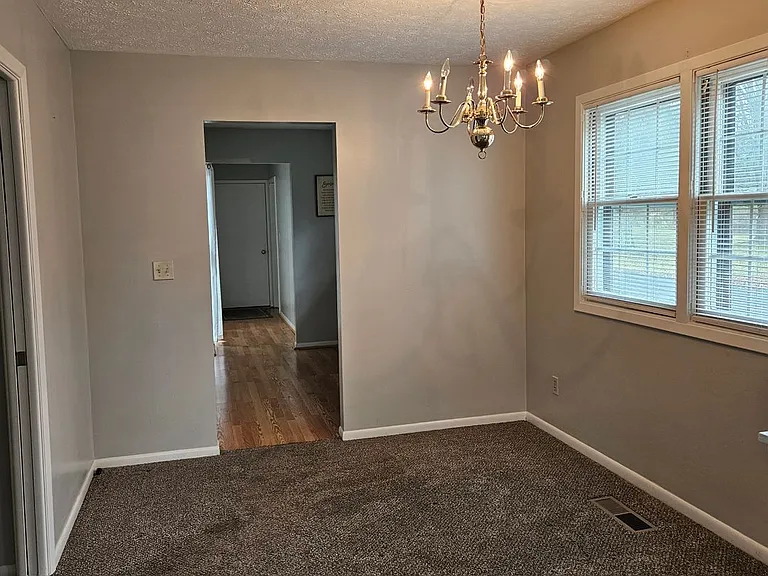 1242 Colonial Dr — Photo 4