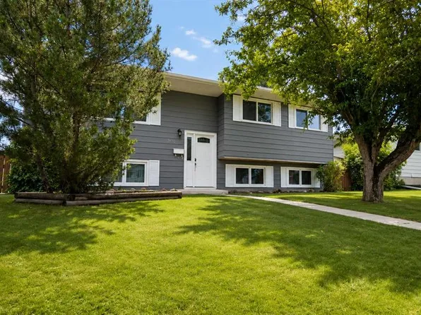 5419 W 51st St, Camrose, AB T4V 3C5