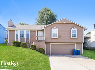 1884 Current St, Liberty, MO 64068