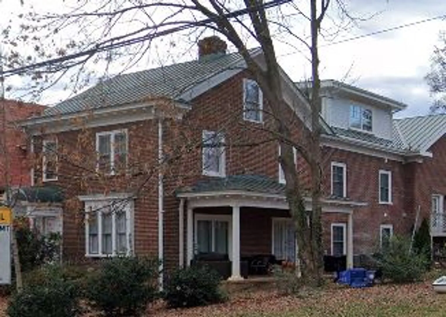 Charming 3-Bedroom 2 Bath Apartment Prime Location 14th ST 2027-2028 — Photo 1