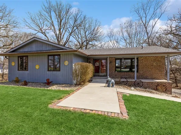 9445 NE Timber Creek Dr, Bondurant, IA 50035