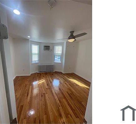 4th image of 2254 S Beechwood St #2