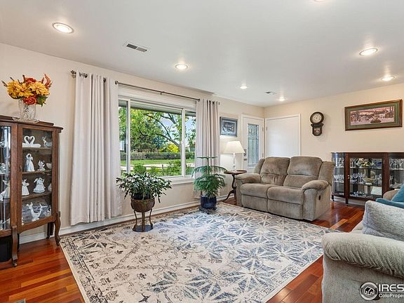 5th image of 224 Bradley Dr