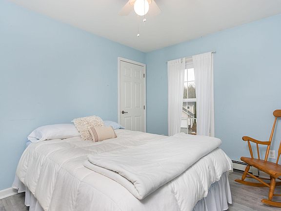 4th image of 56 Oak St