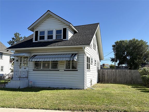 2nd image of 32 Walzer Rd