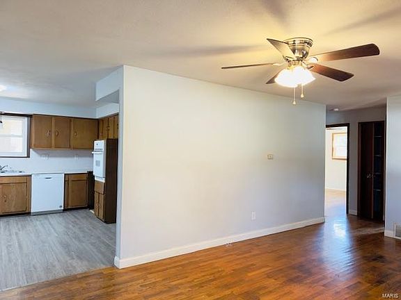 5th image of 2848 Clover Dr