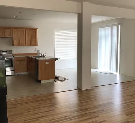 2nd image of 10321 NE 116th Pl