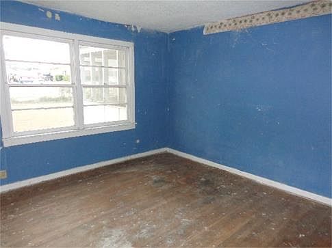 4th image of 3621 Bann Ave