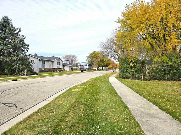 5th image of 295 Harmsen Ave
