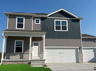 17521 Rose Lane Rd, Omaha, NE 68137