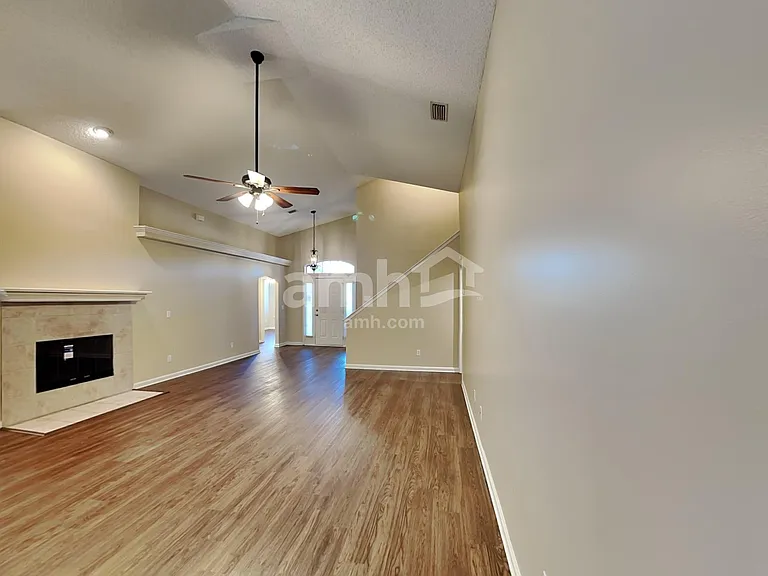 807 Hickory Knolls Dr — Photo 4