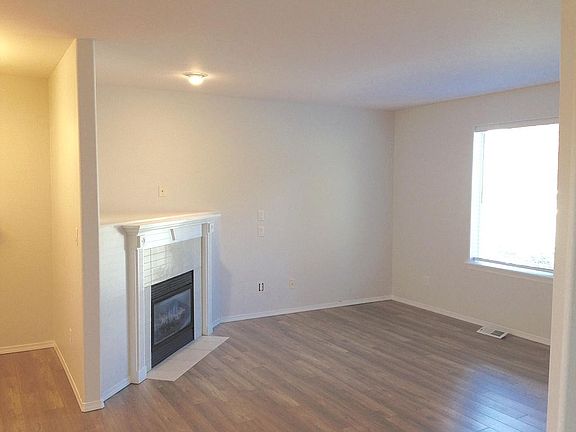 5th image of 1930 28th Avenue Ct SW